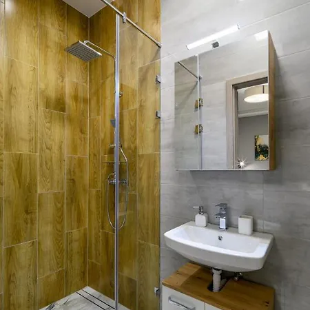 Golden Cage Premium Апартаменты